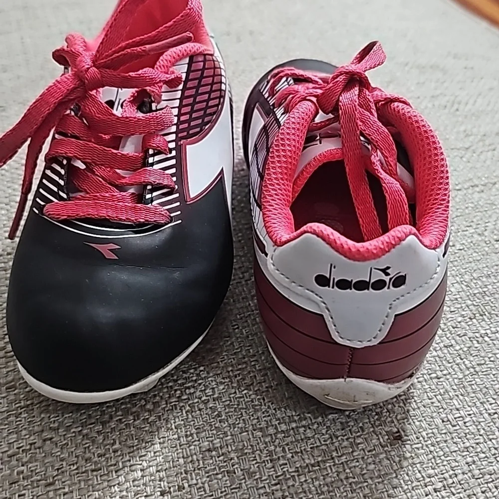 DIADORA Forzad MD Scoccer Cleats Pink white & blk sz K11.5